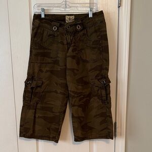 Department of Peace Juniors Y2K Camo Cargo Cropped Wide Leg Pants Size 5